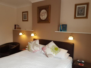 Отель Penryn Guest House, ensuite rooms, free parking and free wifi  Стрэтфорд-На-Эйвоне